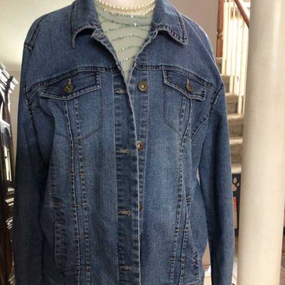 Jean jacket - Picture 2 of 4
